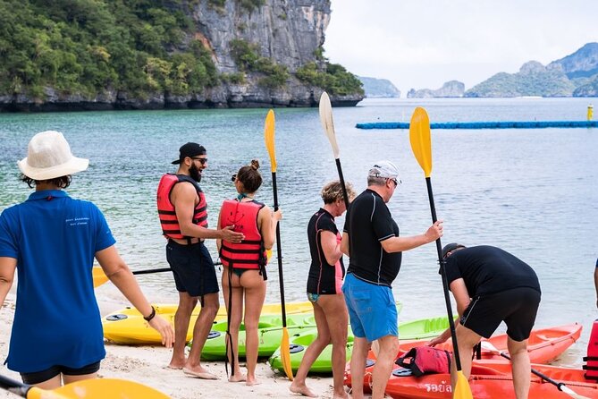 Full Day Ang Thong Islands Luxury Small Group Tour - Koh Mae Ko and the climb to Emerald Lagoon