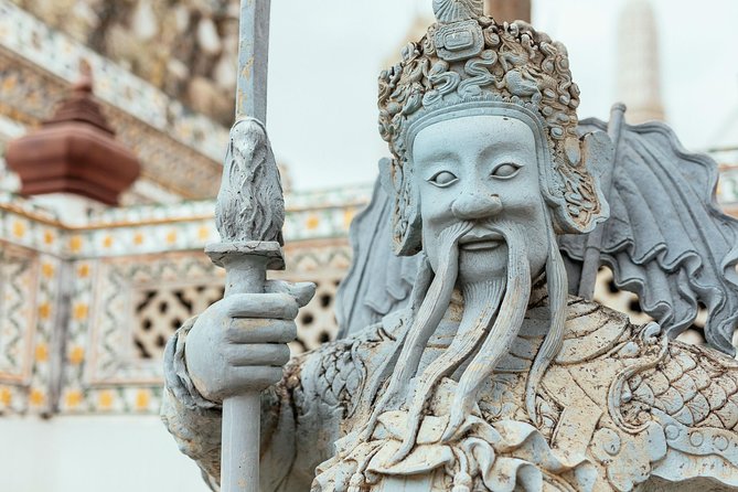 Full Day Bangkok PRIVATE City Tour With Locals - Wat Trimit & Wat Pho tickets - Starting at Wat Traimit and the Golden Buddha