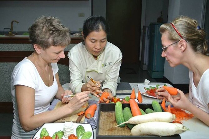 Full Day Professional Thai Fruit and Vegetable Carving Class - Learning with a private instructor