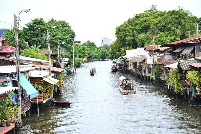 Giant Buddha and Bangkok Local Tour - The Artist House and its two half-hour visits