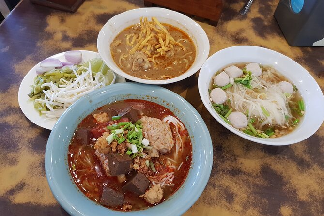 Go where the locals go, Eat what the locals eat! Food Tour with Local Foodies - Who should book this experience?