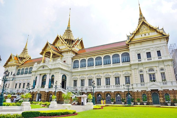 Grand Palace Glory and Emerald Buddha : Half-Day Tour in Bangkok - What the guides add, and where they may fall short