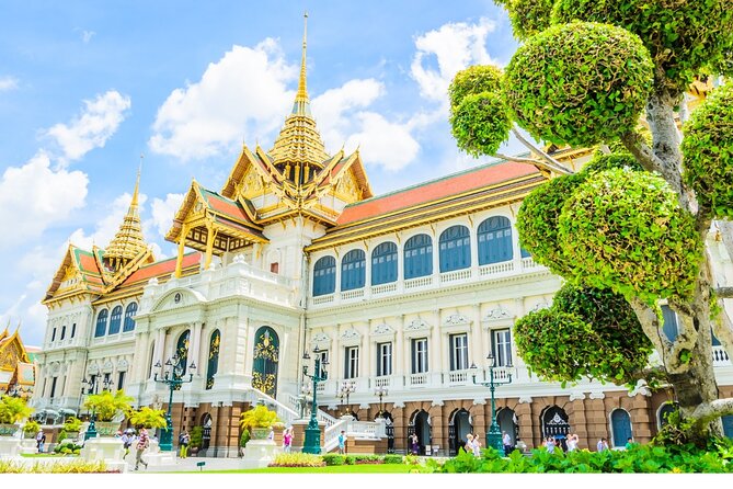 Grand Palace & Temples of Bangkok with experienced guide - Crossing to Wat Arun, the Temple of Dawn