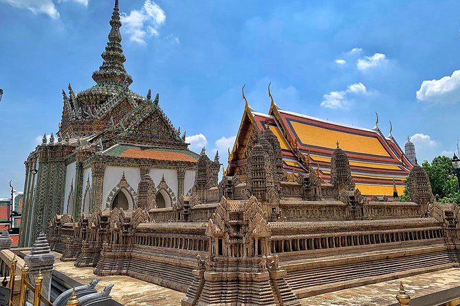 Grand Palace , Thai dance & Fun street walk in Bangkok - Sala Chalermkrung and the weekday Thai dance