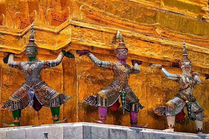 Grand Palace , Thai dance & Fun street walk in Bangkok - Walking, clothing, and practical comfort