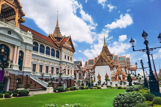 Grand Palace & Wat Phra Kaew Walking Tour with Professional Guide - Meeting at Golden Place near Tha Chang Pier