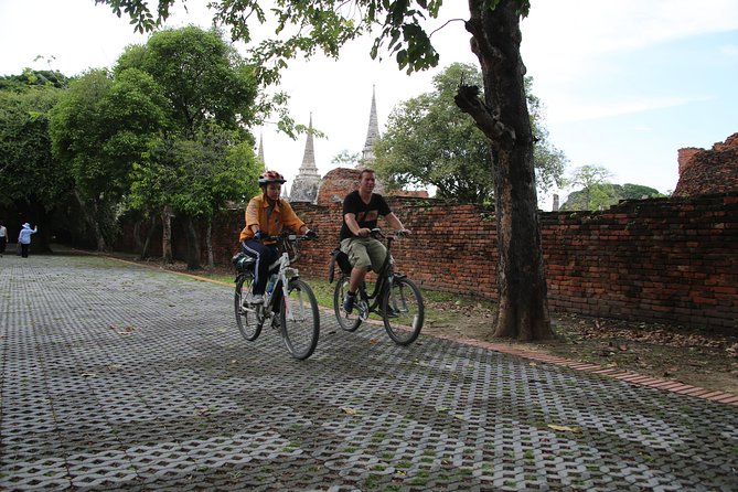 Half-Day Ayutthaya City Cultural Bike Tour - Chao Phrom Market and a taste of local life