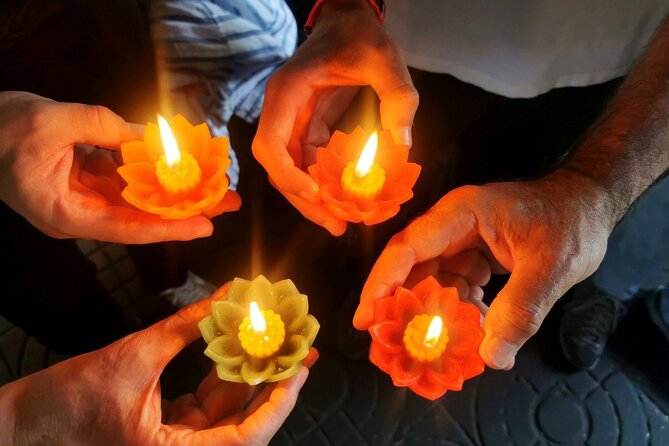 Half Day Bangkok Food and Sightseeing Tour - Eating through Yaowarat for 75 minutes