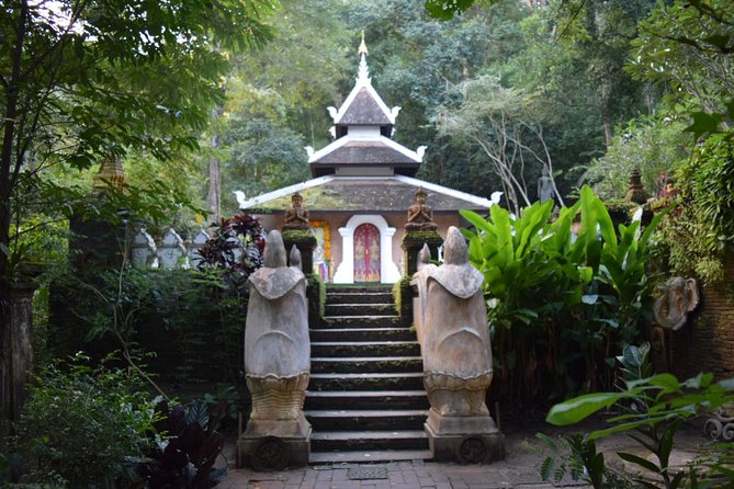 Half Day Doi Suthep Temple and Palad Temple (Private tour) - Reaching Wat Phra That Doi Suthep by mountain road