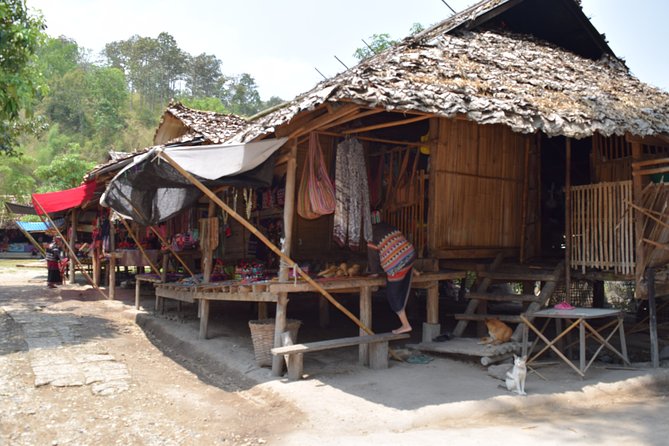 Half Day Long Neck hill tribe and Elephant POOPOOPAPER Park (Private Tour) - A private ride that keeps the morning simple