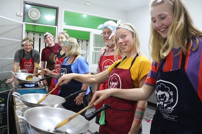 Half Day Morning Cooking Class with Market Tour in Chiang Mai - Is $29.34 A Good Price?