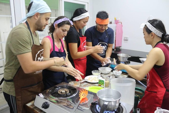 Half Day Morning Cooking Class with Market Tour in Chiang Mai - Choosing Dishes And Making Several Courses