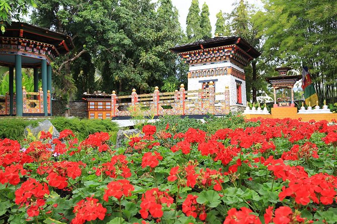Half Day Phra That Doi Kham Temple and Royal Park Rajapruek (Private Tour) - Wat Phra That Doi Kham and Its Giant Seated Buddha