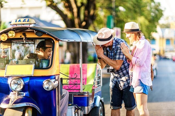 Half-Day Private Night Tour by Tuk Tuk in Chiang Mai City - Why a tuk tuk works well after dark