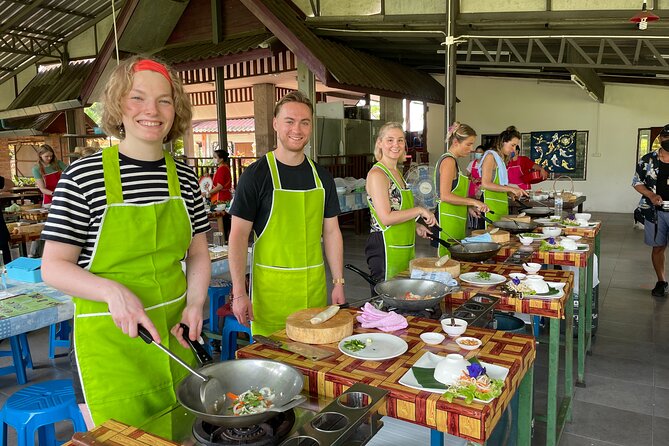 Half-Day Thai Cooking Class at Organic Farm in Chiang Mai - From Chiang Mai hotel pickup to the local market