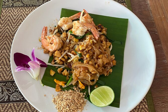 Half day Thai cooking Class + Market tour+Garden tour - From Mae Somchit Market to the cooking table