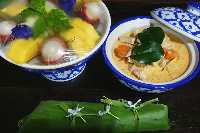 Half-Day Yoga, Meditation, and Thai Cultural Immersion in Chiang Mai - Wat Phra That Doi Saket and the Nearby Market