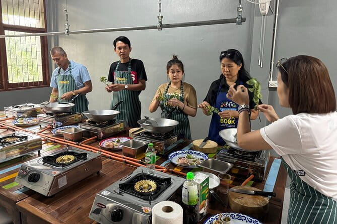Hands-On Thai Cooking Class Bangkok with Local Chef (Small Group) - Course two: pad Thai beyond the takeaway version