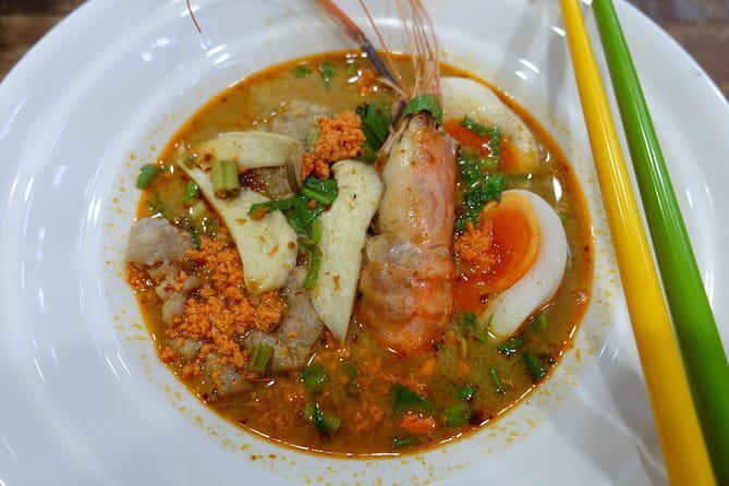 Hands-On Thai Cooking Class Bangkok with Local Chef (Small Group) - The local neighborhood and nearby golden Buddha