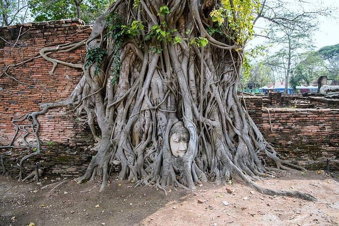 Historical City of Ayutthaya - Unesco Full Day Tour From Bangkok - Wat Phra Si Sanphet explains royal Ayutthaya