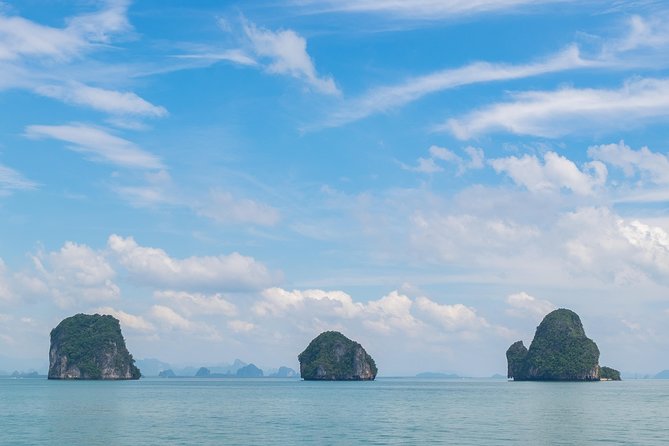 Hong by Starlight: Sea Cave Kayaking and Loy Krathong Floating - Lunch, safety briefing, and the first look at the bay