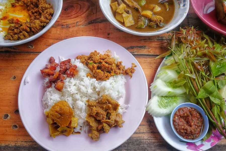 Hua Hin: Eat Like a Local Thai Food Tour - Northern Thai flavors with a Chiang Mai connection