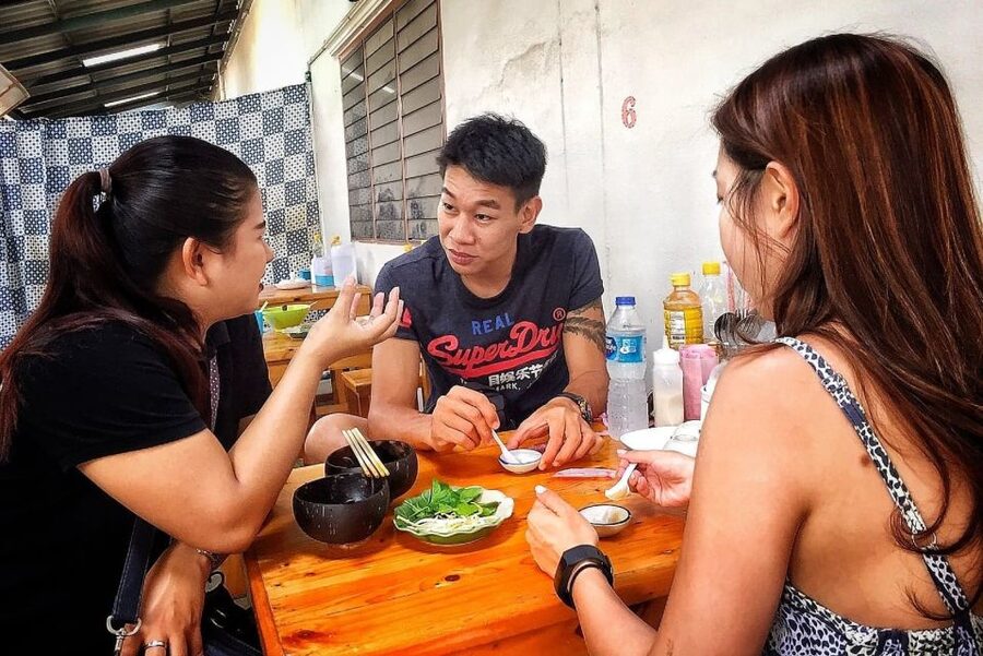 Hua Hin: Eat Like a Local Thai Food Tour - The guide can make or break the meal