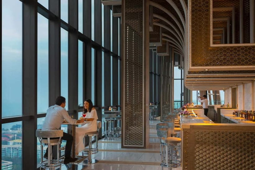 Hua Hin: Vana Nava Sky Bar Rooftop at Holiday Inn - Is $64 good value for two?
