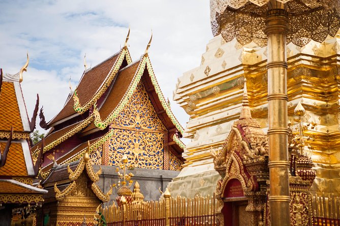 Iconic Half-Day Landmarks & Temples of Chiang Mai - Wat Chedi Luang and the old city’s sacred core