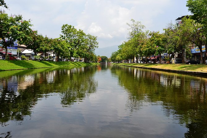 Iconic Half-Day Landmarks & Temples of Chiang Mai - Practical preparation for a smoother visit