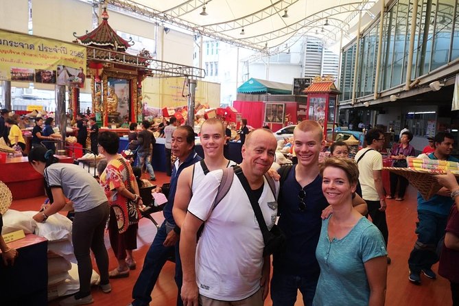 In and around Bangkok Private Tour Guide with Custom Experience - Food, shopping, parks, and evening choices