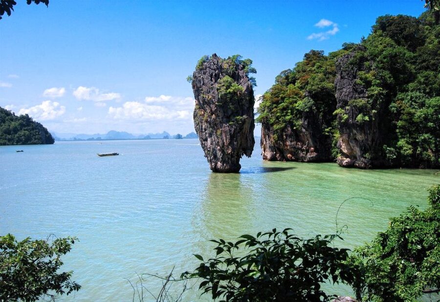 James Bond Island: Sightseeing Tour by Longtail Boat & Kayak - Crossing Phang Nga Bay by longtail boat