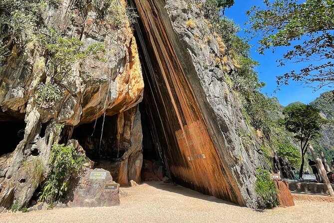 James Bond Island with Canoeing and Lunch by Speedboat - Guide service and how the day feels