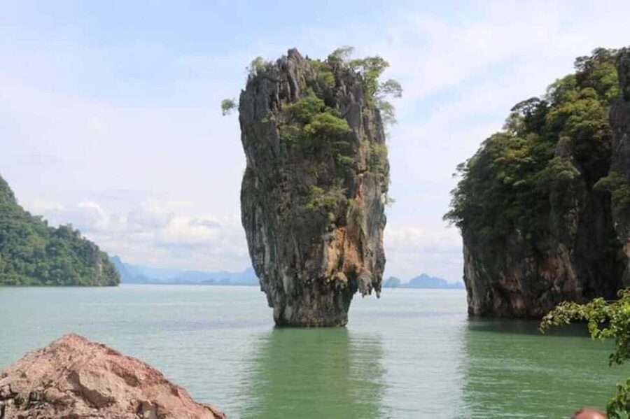 Khaolak Half Day: Phang Nga Bay, Tapu Island & Panyi Village - The rock formations and possible under-rock route