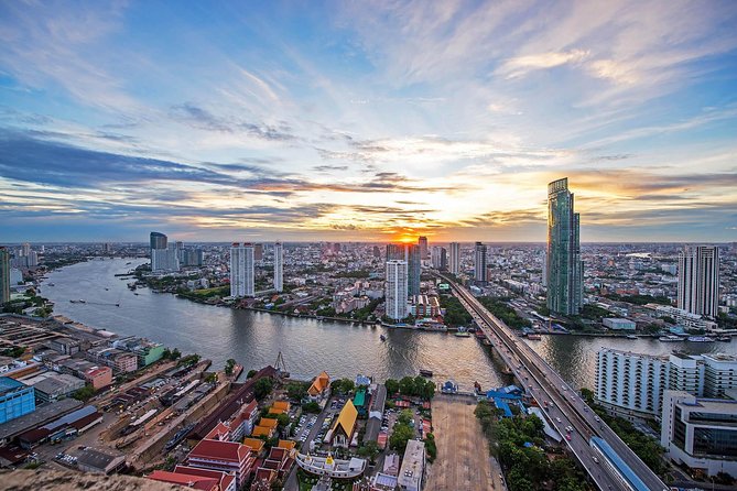 King Power MahaNakhon SkyWalk at Bangkok Admission Ticket - Floor 78: The outdoor SkyWalk tests your nerves