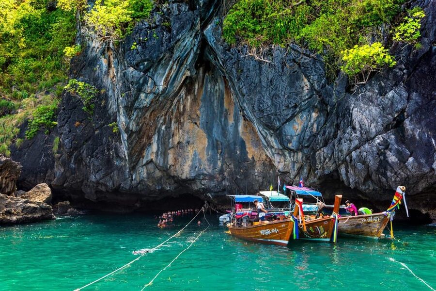 Ko Lanta: Emerald Cave and 4 Islands Tour by Longtail Boat - What this Ko Lanta island tour is really like