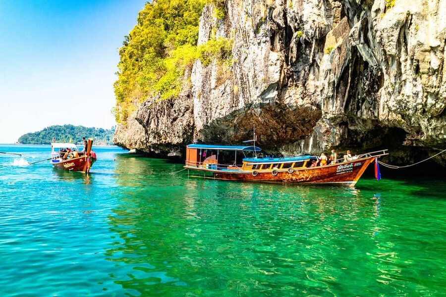 Ko Lanta: Emerald Cave and 4 Islands Tour by Longtail Boat - Koh Maa and Koh Waen finish the sightseeing