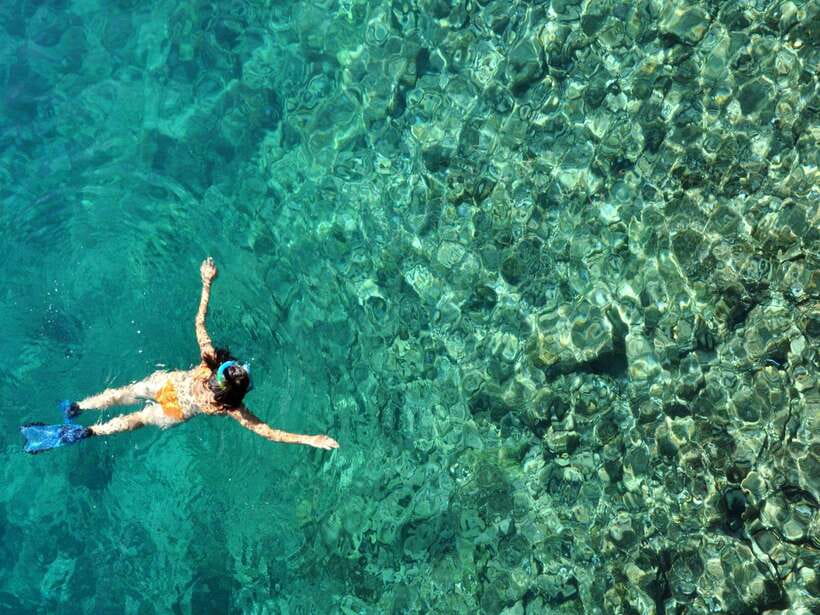 Ko Lanta: Full-Day Snorkel Trip to Phi Phi & Bamboo Islands - Loh Moo Dee Bay adds another snorkeling chance
