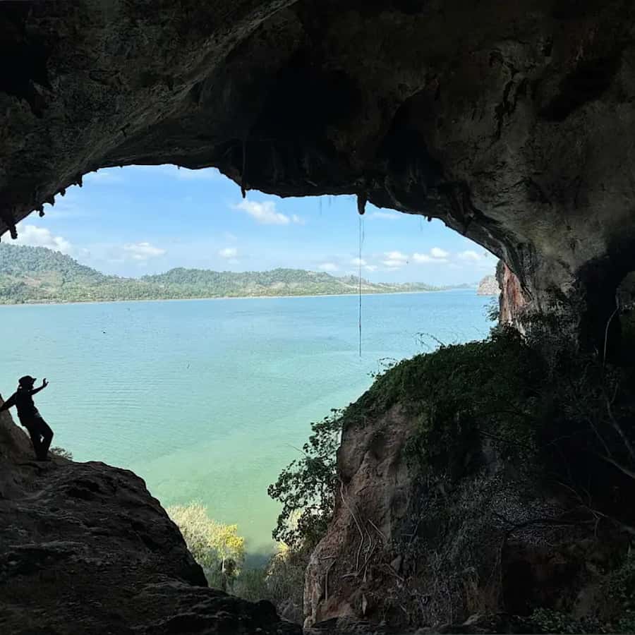 Ko Lanta: Half-Day Kayaking Koh Phee & Koh Talabeng 2 Caves - Who should book this Koh Lanta tour?