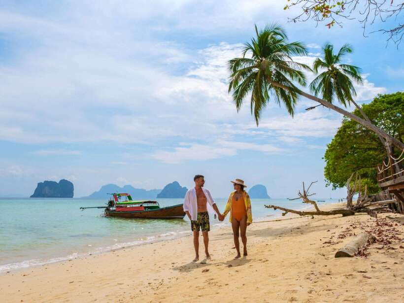 Ko Lanta: Kayak and Long-Tail Boat Nature and Wildlife Tour - Koh Talabeng, caves, beaches, and a swim