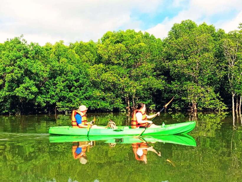 Ko Lanta: Mangrove Kayaking with Lunch and Hotel Transfer - Why Tung Yee Peng is worth your time