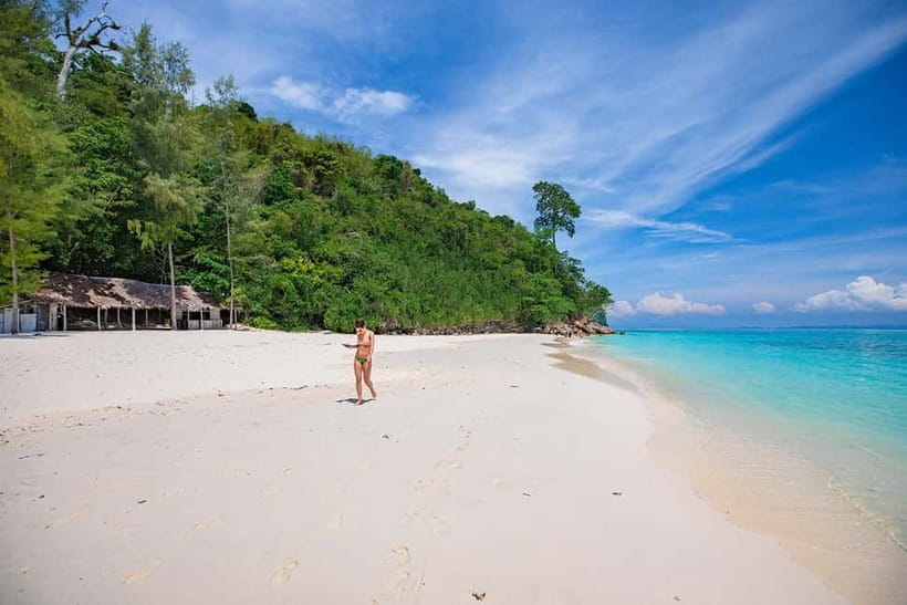 Ko Lanta: Maya Bay & Phi Phi Islands Full-Day Speedboat Trip - Viking Cave and the cliffs around Phi Phi