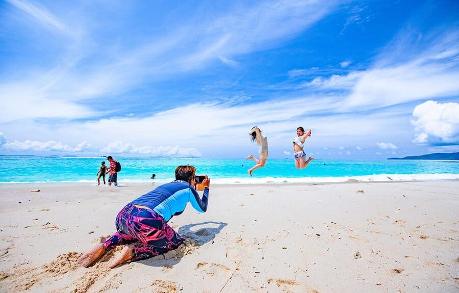 Ko Lanta: Maya Bay & Phi Phi Islands Full-Day Speedboat Trip - The morning pickup and Saladan Pier