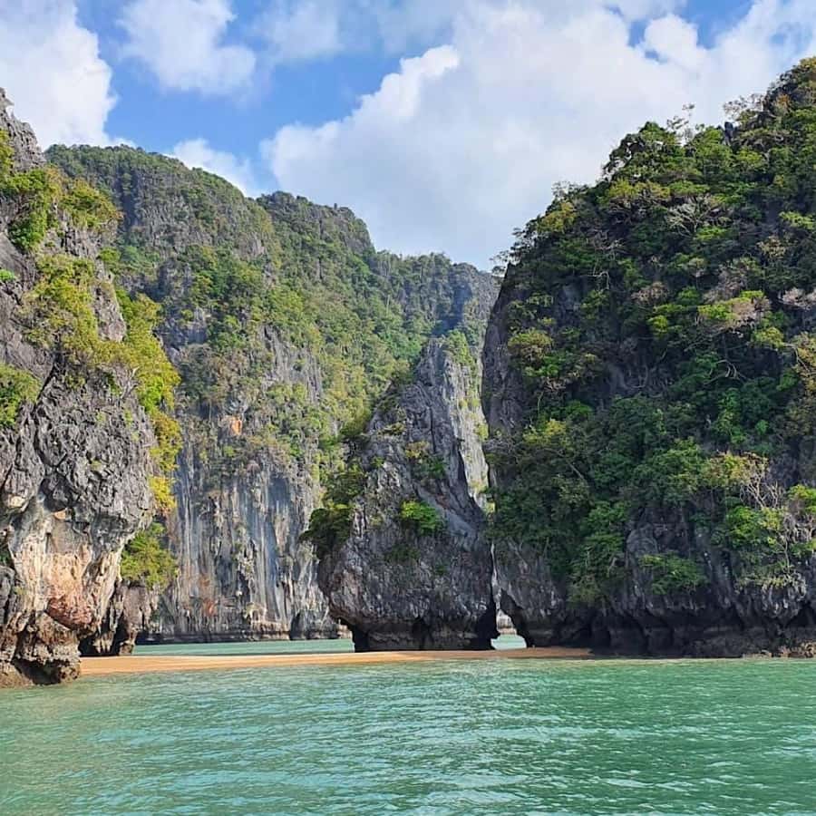 Ko Lanta: Sea Cave Kayaking Adventure Mangrove with Lunch - Koh Aung is a small island made for photos
