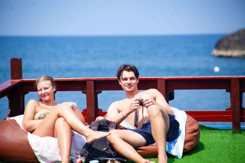 Ko Tao: Late Riser Snorkeling Tour with Lunch and Photos - What the guides and safety setup add