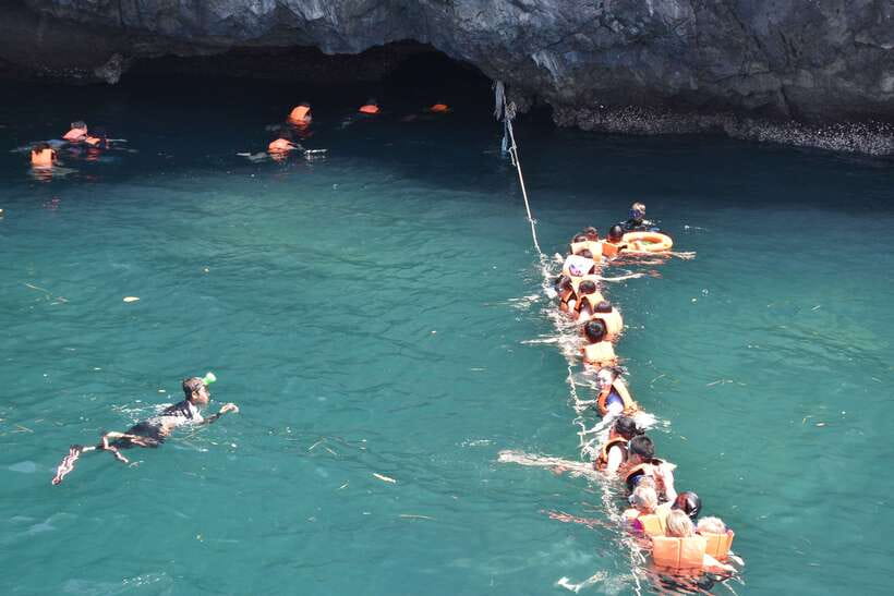 Koh Lanta: 4-Island Adventure Tour to Emerald Cave - Pickup, briefing, and the first speedboat ride