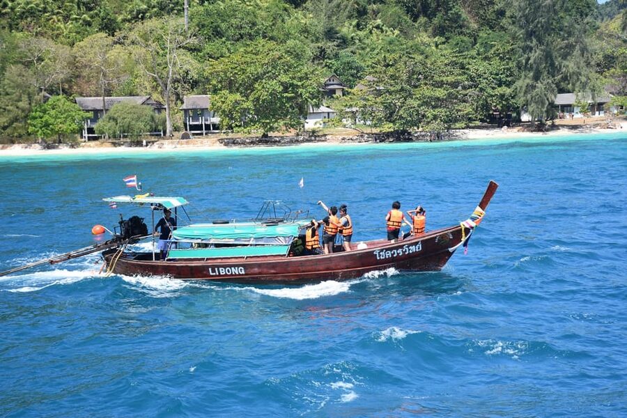 Koh Lanta: 4 Islands and Emerald Cave Tour by Longtail Boat - Guides, timing, and how the day feels