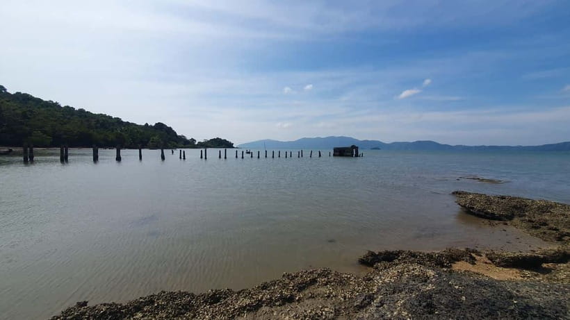 Koh Lanta Cultural Tuk-Tuk Tour: Old Town, Batik & Mangroves - Who should book it