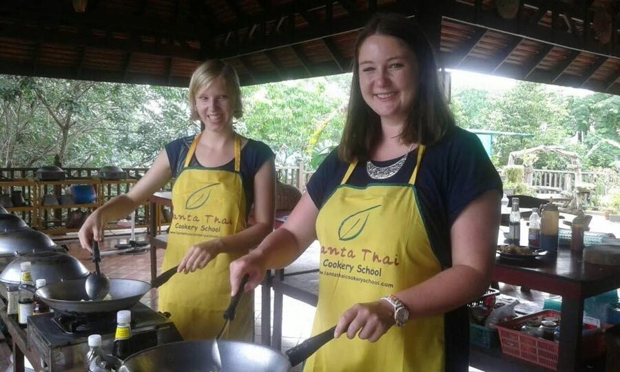 Koh Lanta: Evening Course at Lanta Thai Cookery School - Key things to know before booking