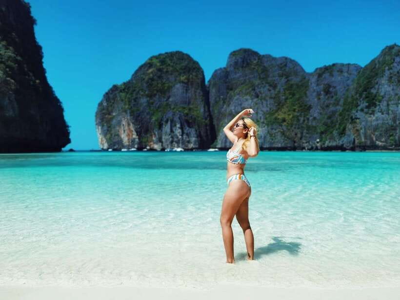 Koh Lanta: Phi Phi Islands Tour w/ Maya Bay, Snorkel & Lunch - How the crew handles a busy route